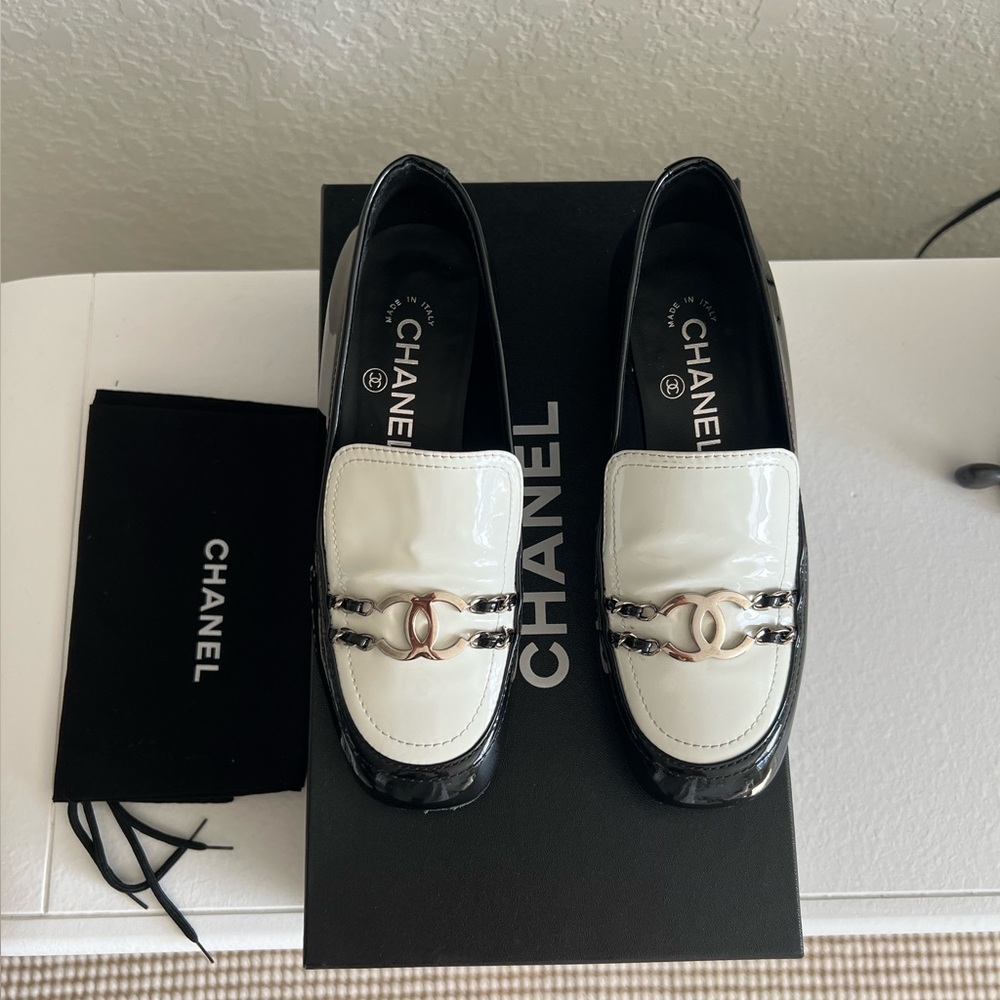 Chanel Loafers 2016 Collection Size 36 - Picture 2 of 5